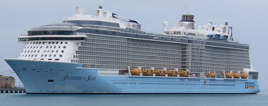 Large modern ocean cruise ship